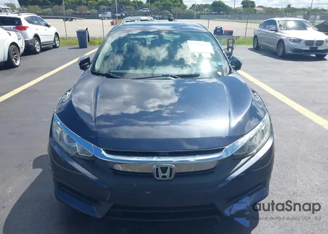 2018 Honda Civic Lx z USA, uszkodzony, nr VIN 19XFC2F57JE009528